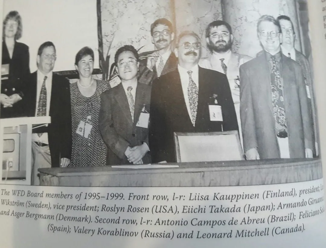Antônio Campos de Abreu entre os integrantes do Board da World Federation of the Deaf no mandato de 1995 a 1999.